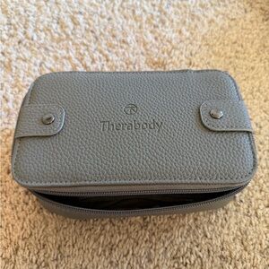 Therabody United Airlines Polaris Amenity Bag New Light Tan/Gray